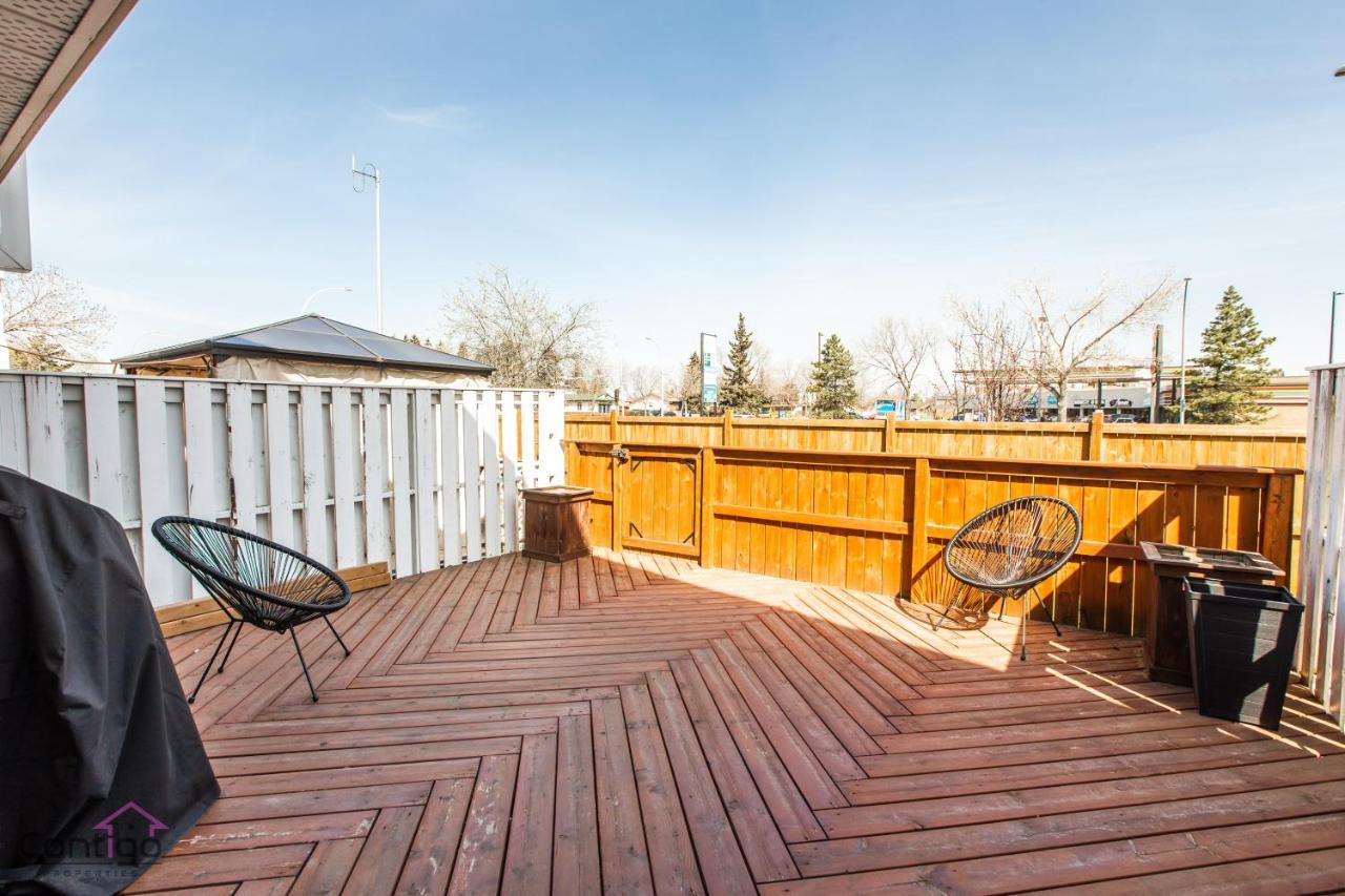 Cozy 3Bd W/Ac, Patio, Theatre Room, 15 Min To Dt Edmonton Exterior photo